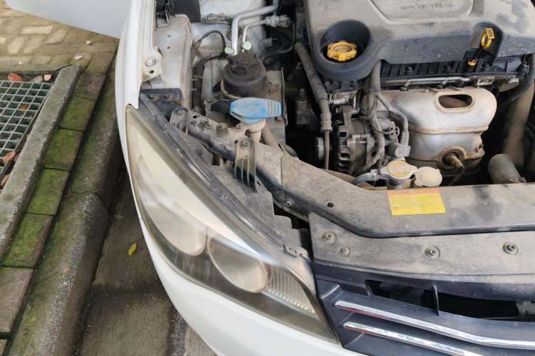 Used Roewe 350 2013 350S 1.5L Automatic Xunda Edition Engine Bay Right