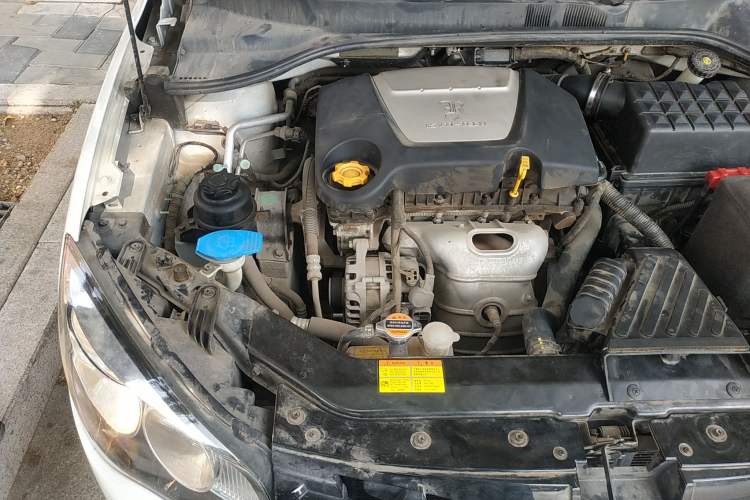 Used Roewe 350 2013 350S 1.5L Manual Xunchi Edition Engine Bay Right