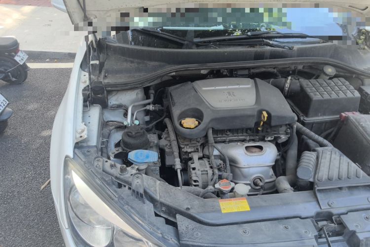 Used Roewe 350 2013 350S 1.5L Manual Xunchi Edition Engine Bay Right