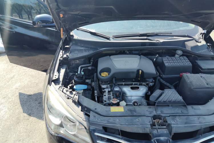 Used Roewe 350 2013 350S 1.5L Manual Xunchi Edition Engine Bay Right
