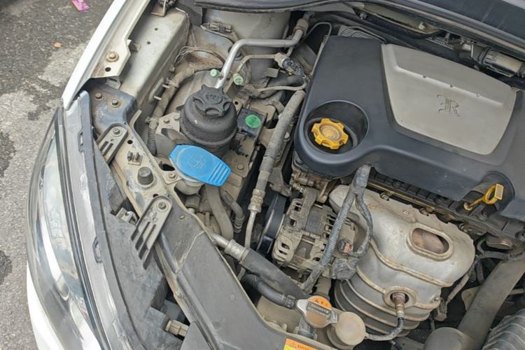 Used Roewe 350 2013 350C 1.5L Manual Swift Edition Engine Bay Right
