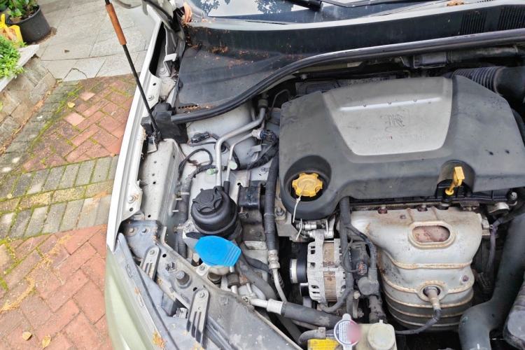 Used Roewe 350 2013 350S 1.5L Automatic Xunda Edition Engine Bay Right
