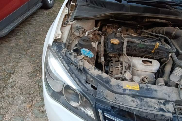 Used Roewe 350 2013 350S 1.5L Manual Xunchi Edition Engine Bay Right