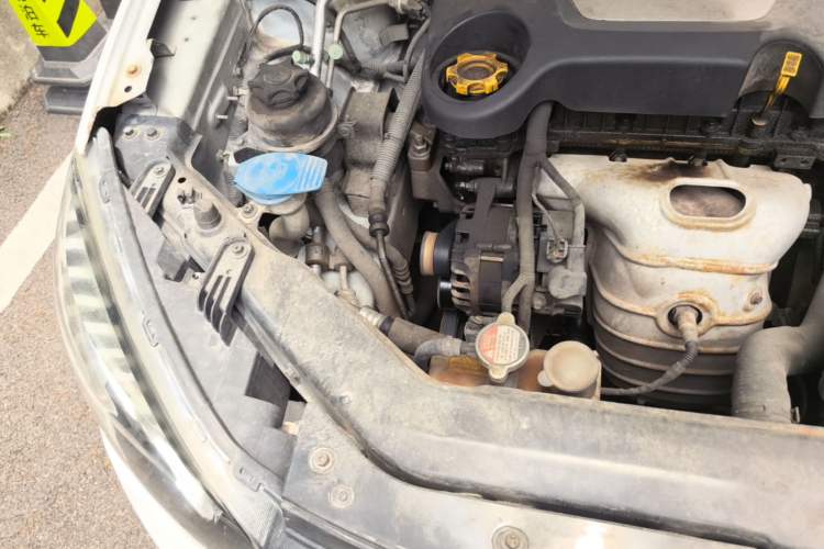 Used Roewe 350 2013 350S 1.5L Automatic Xunda Edition Engine Bay Right