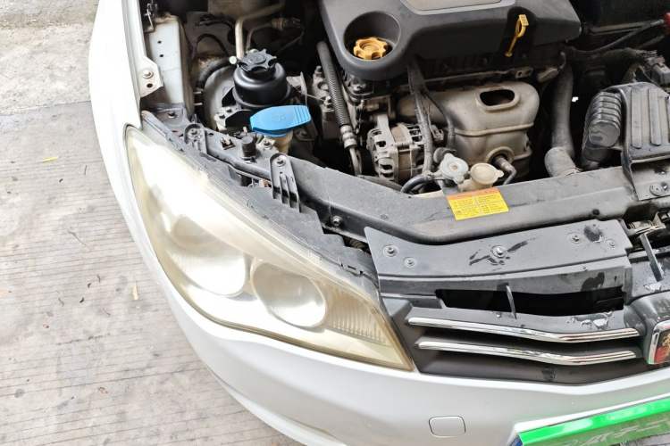 Used Roewe 350 2013 350S 1.5L Manual Xunchi Edition Engine Bay Right