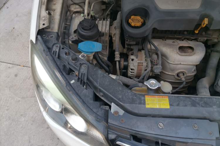 Used Roewe 350 2013 350C 1.5L Automatic Xunyue Edition Engine Bay Right