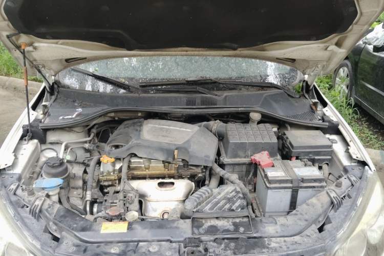 Used Roewe 350 2013 350S 1.5L Automatic Xunda Edition Engine Bay
