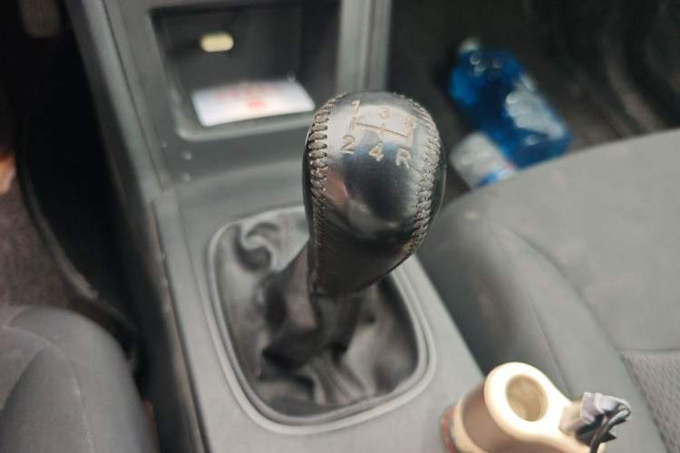 Used Roewe 350 2013 350S 1.5L Manual Xunchi Edition Gear Lever