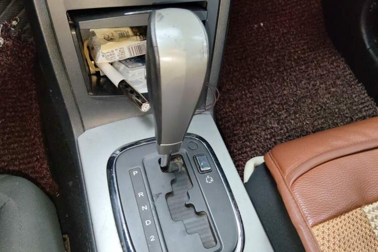 Used Roewe 350 2013 350S 1.5L Automatic Xunda Edition Gear Lever