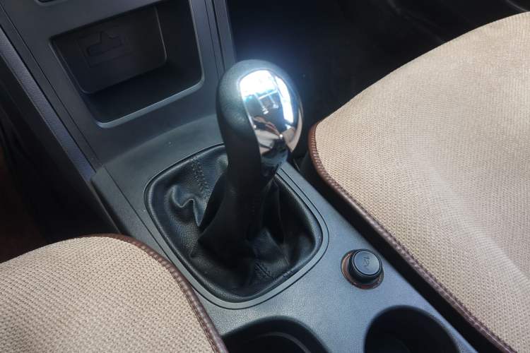 Used Roewe 350 2013 350S 1.5L Manual Xunchi Edition Gear Lever