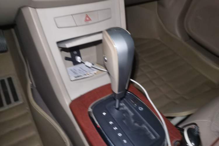 Used Roewe 350 2013 350C 1.5L Automatic Xunyue Edition Gear Lever