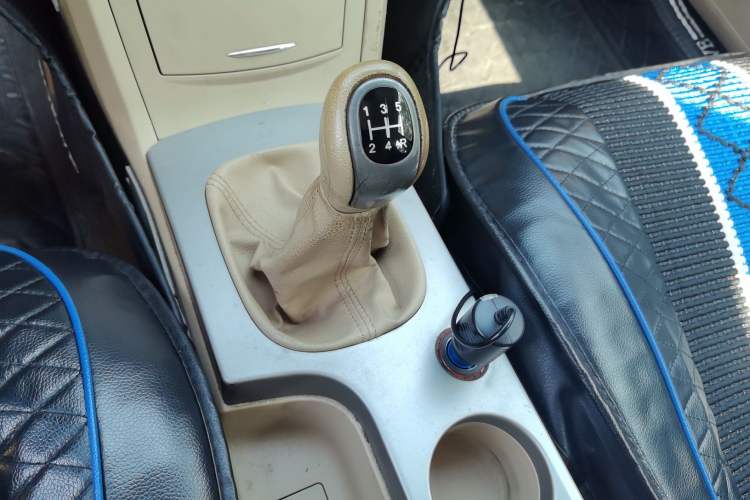 Used Roewe 350 2013 350S 1.5L Manual Xunchi Edition Gear Lever