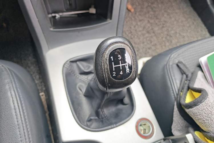 Used Roewe 350 2013 350C 1.5L Manual Swift Edition Gear Lever