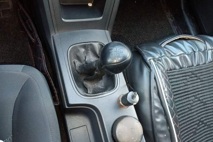 Used Roewe 350 2013 350S 1.5L Manual Xunchi Edition Gear Lever