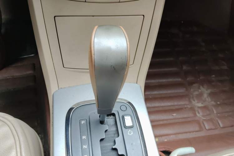 Used Roewe 350 2013 350S 1.5L Automatic Xunda Edition Gear Lever