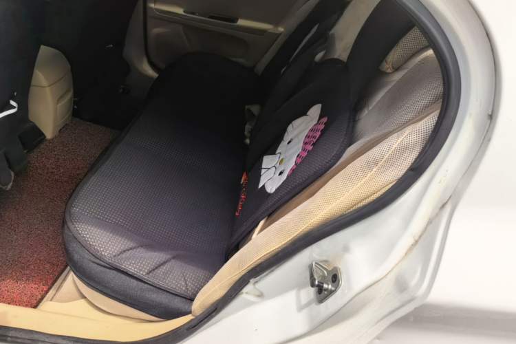 Used Roewe 350 2013 350S 1.5L Automatic Xunda Edition Left Rear Seat