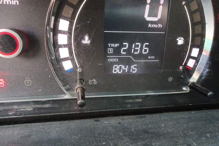 Used Roewe 350 2013 350S 1.5L Manual Xunchi Edition Odometer Close Up
