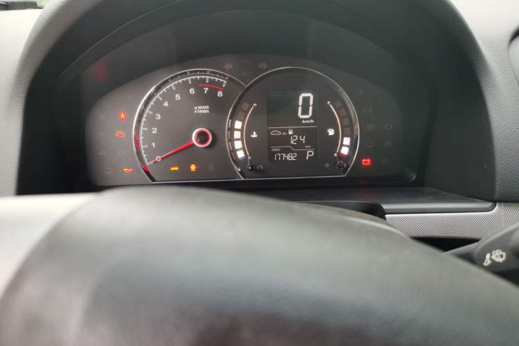 Used Roewe 350 2013 350C 1.5L Automatic Xunyue Edition Odometer Close Up