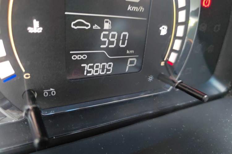 Used Roewe 350 2013 350S 1.5L Automatic Xunda Edition Odometer Close Up