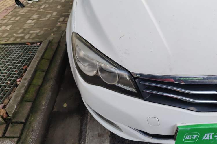 Used Roewe 350 2013 350S 1.5L Automatic Xunda Edition Right Front Headlight