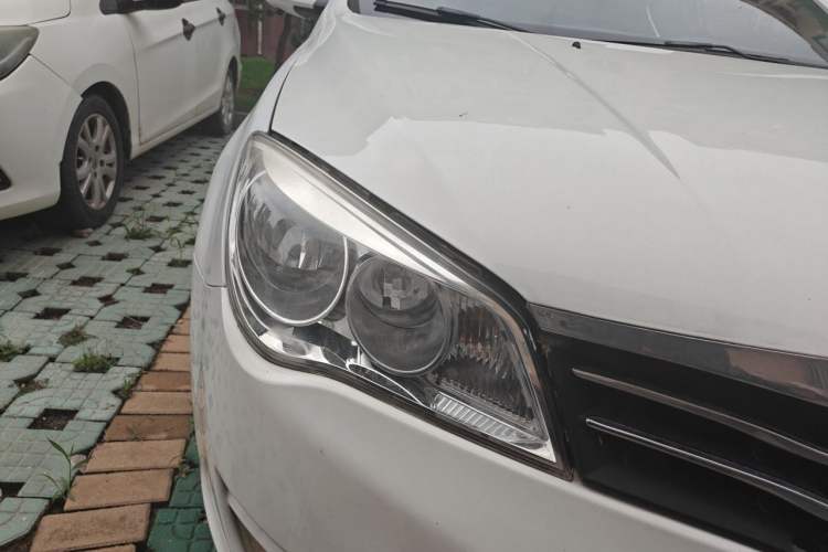 Used Roewe 350 2013 350C 1.5L Automatic Xunyue Edition Right Front Headlight