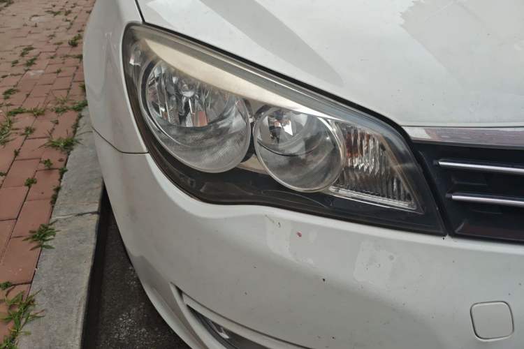 Used Roewe 350 2013 350S 1.5L Automatic Xunda Edition Right Front Headlight