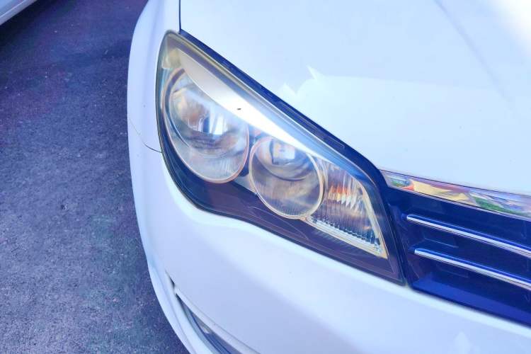 Used Roewe 350 2013 350C 1.5L Automatic Xunyue Edition Right Front Headlight