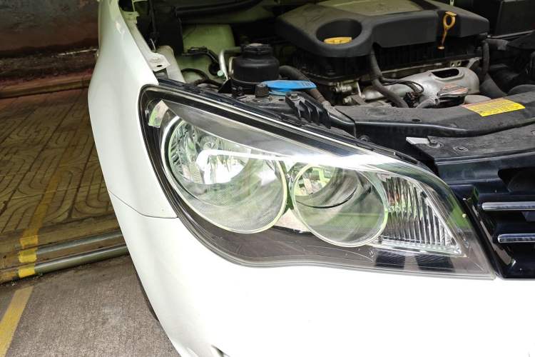 Used Roewe 350 2013 350S 1.5L Automatic Xunda Edition Right Front Headlight