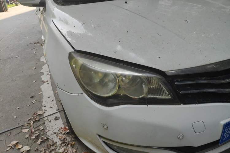 Used Roewe 350 2013 350S 1.5L Automatic Xunda Edition Right Front Headlight
