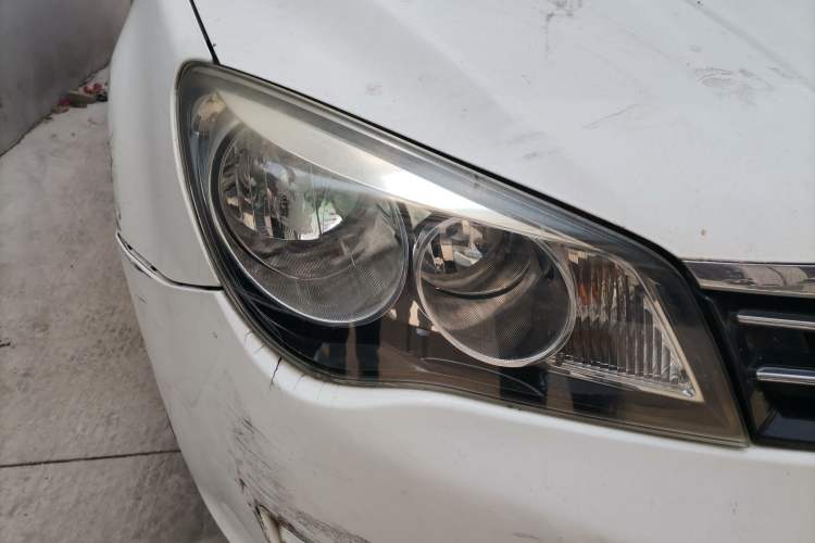 Used Roewe 350 2013 350C 1.5L Automatic Xunyue Edition Right Front Headlight