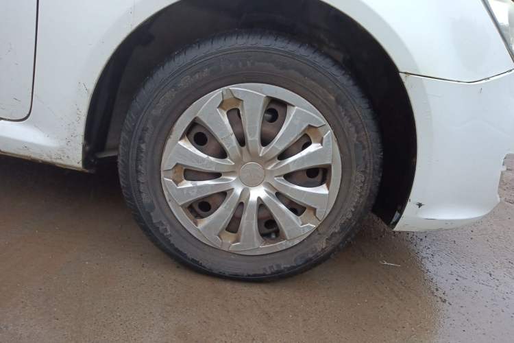 Used Roewe 350 2013 350S 1.5L Manual Xunchi Edition Right Front Wheel Hub