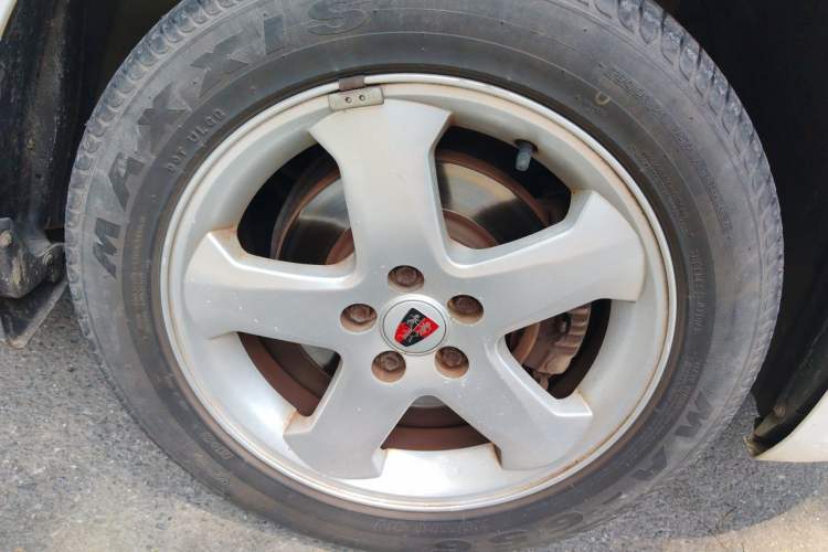 Used Roewe 350 2013 350S 1.5L Manual Xunchi Edition Right Front Wheel Hub