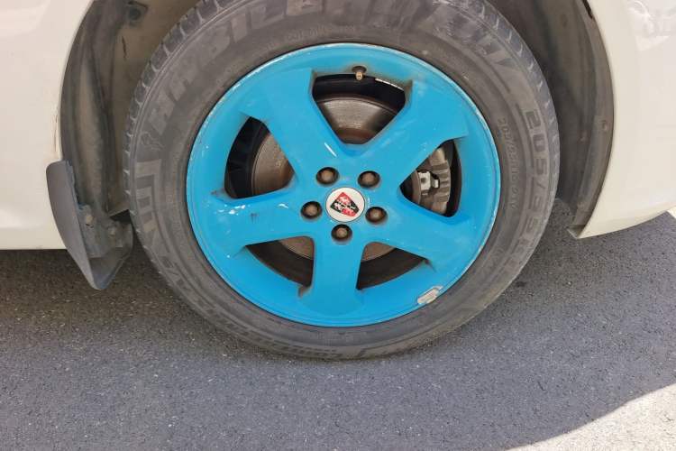 Used Roewe 350 2013 350S 1.5L Manual Xunchi Edition Right Front Wheel Hub