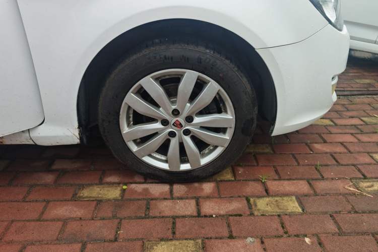 Used Roewe 350 2013 350S 1.5L Manual Xunchi Edition Right Front Wheel Hub
