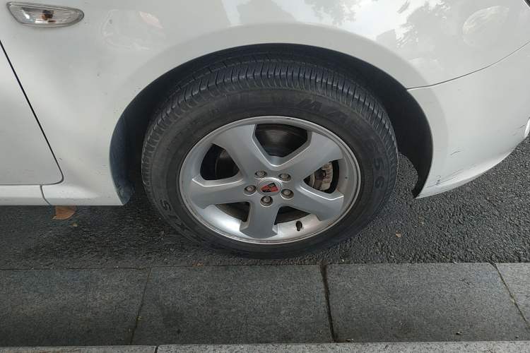 Used Roewe 350 2013 350S 1.5L Manual Xunchi Edition Right Front Wheel Hub