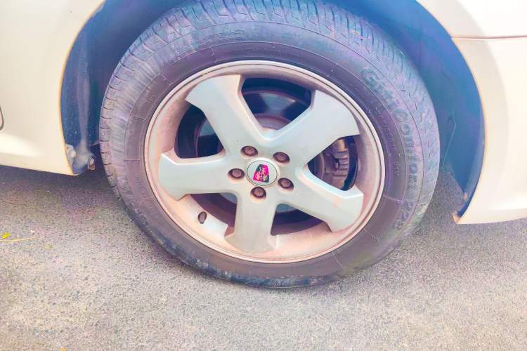 Used Roewe 350 2013 350C 1.5L Automatic Xunyue Edition Right Front Wheel Hub