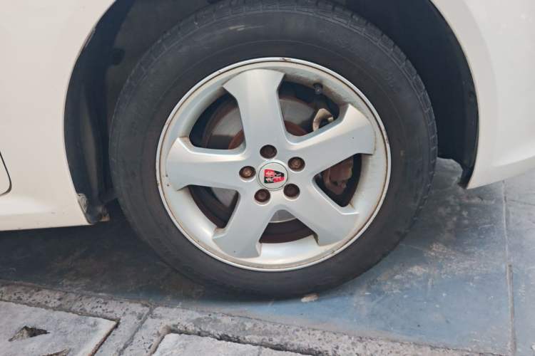 Used Roewe 350 2013 350S 1.5L Automatic Xunda Edition Right Front Wheel Hub