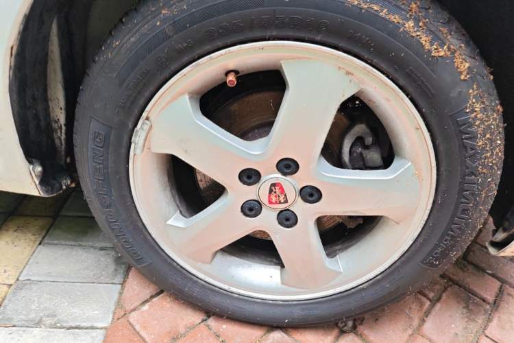 Used Roewe 350 2013 350S 1.5L Automatic Xunda Edition Right Front Wheel Hub