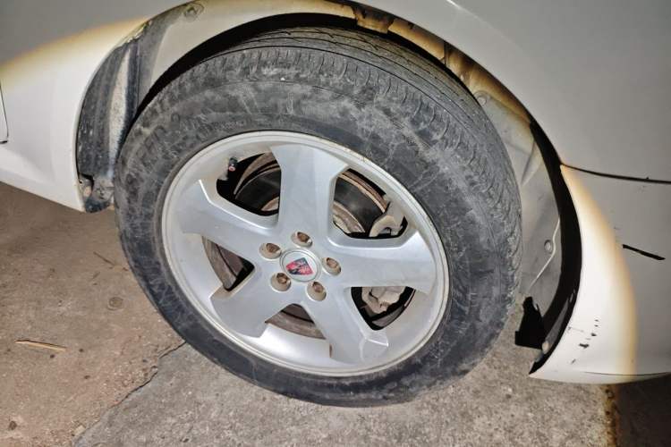 Used Roewe 350 2013 350C 1.5L Manual Swift Edition Right Front Wheel Hub