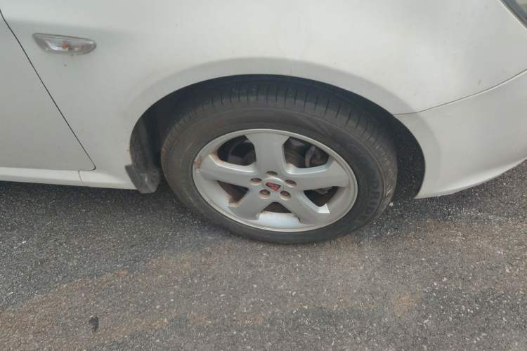 Used Roewe 350 2013 350S 1.5L Manual Xunchi Edition Right Front Wheel Hub