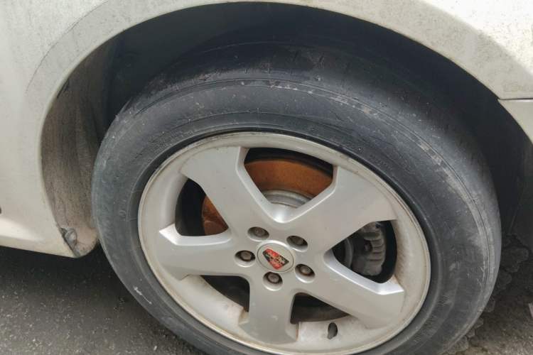 Used Roewe 350 2013 350S 1.5L Automatic Xunda Edition Right Front Wheel Hub