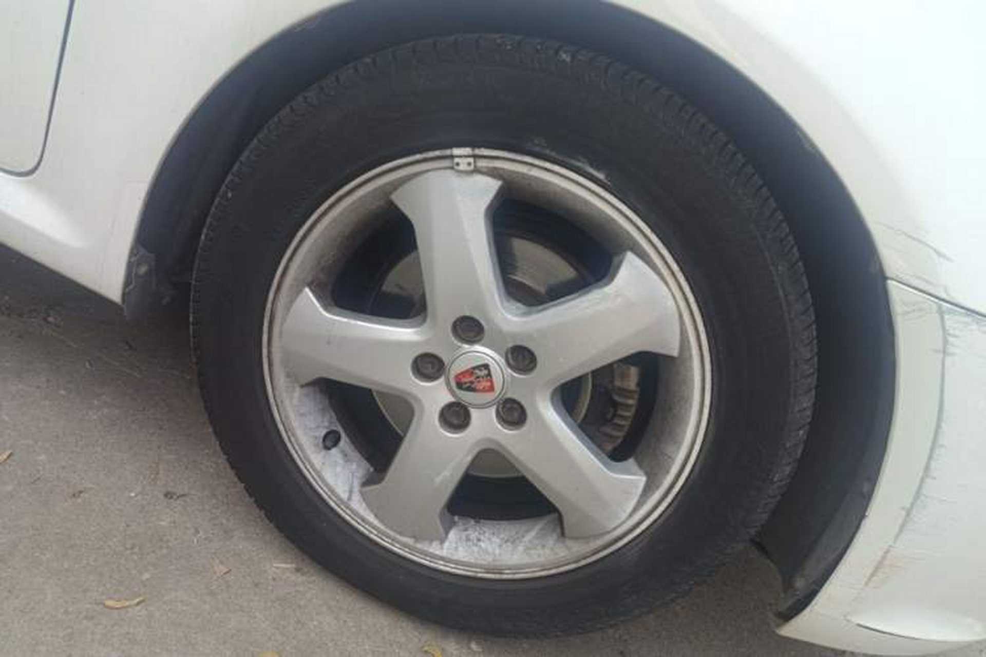 Used Roewe 350 2013 350S 1.5L Automatic Xunda Edition Right Front Wheel Hub
