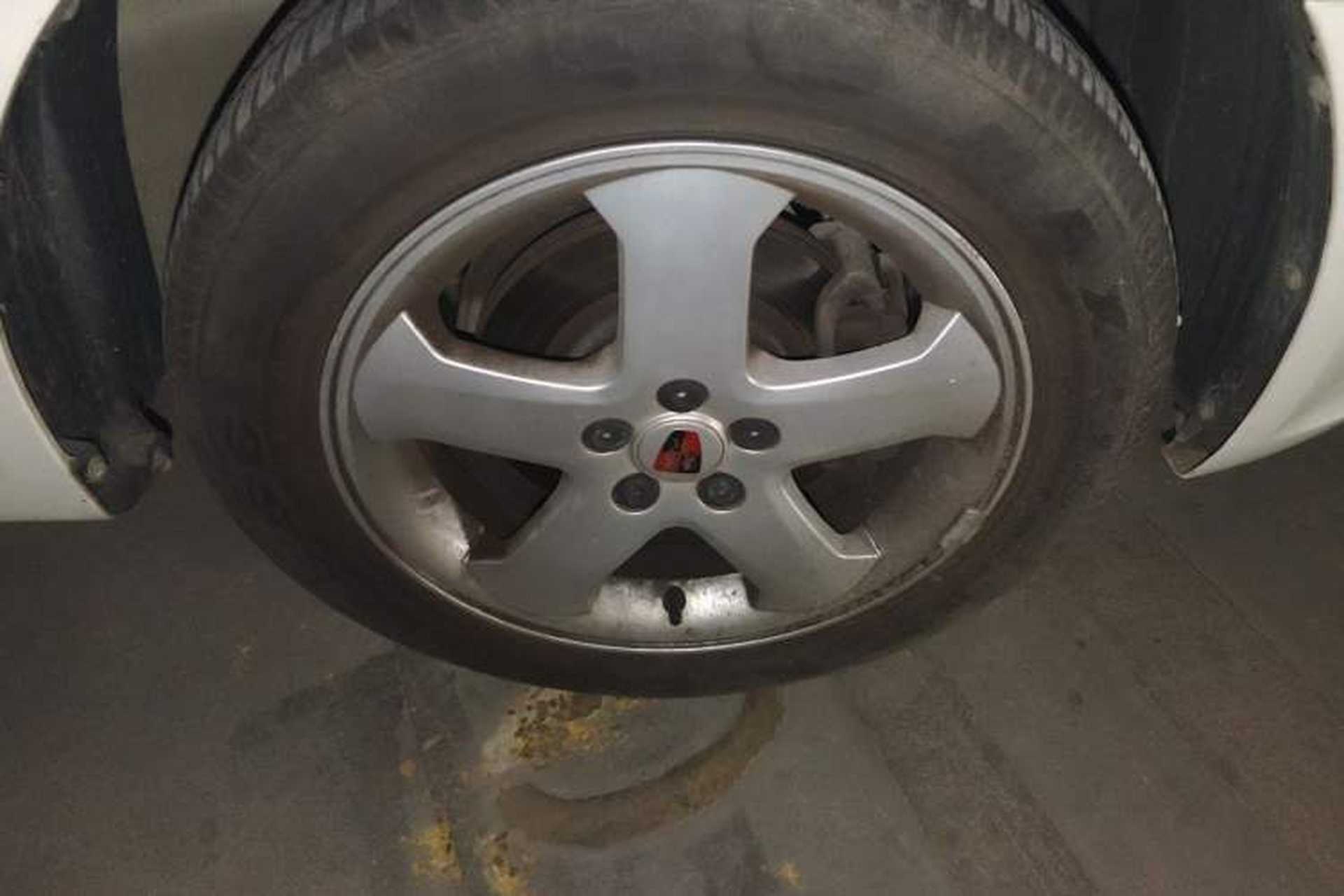Used Roewe 350 2013 350S 1.5L Manual Xunchi Edition Right Front Wheel Hub