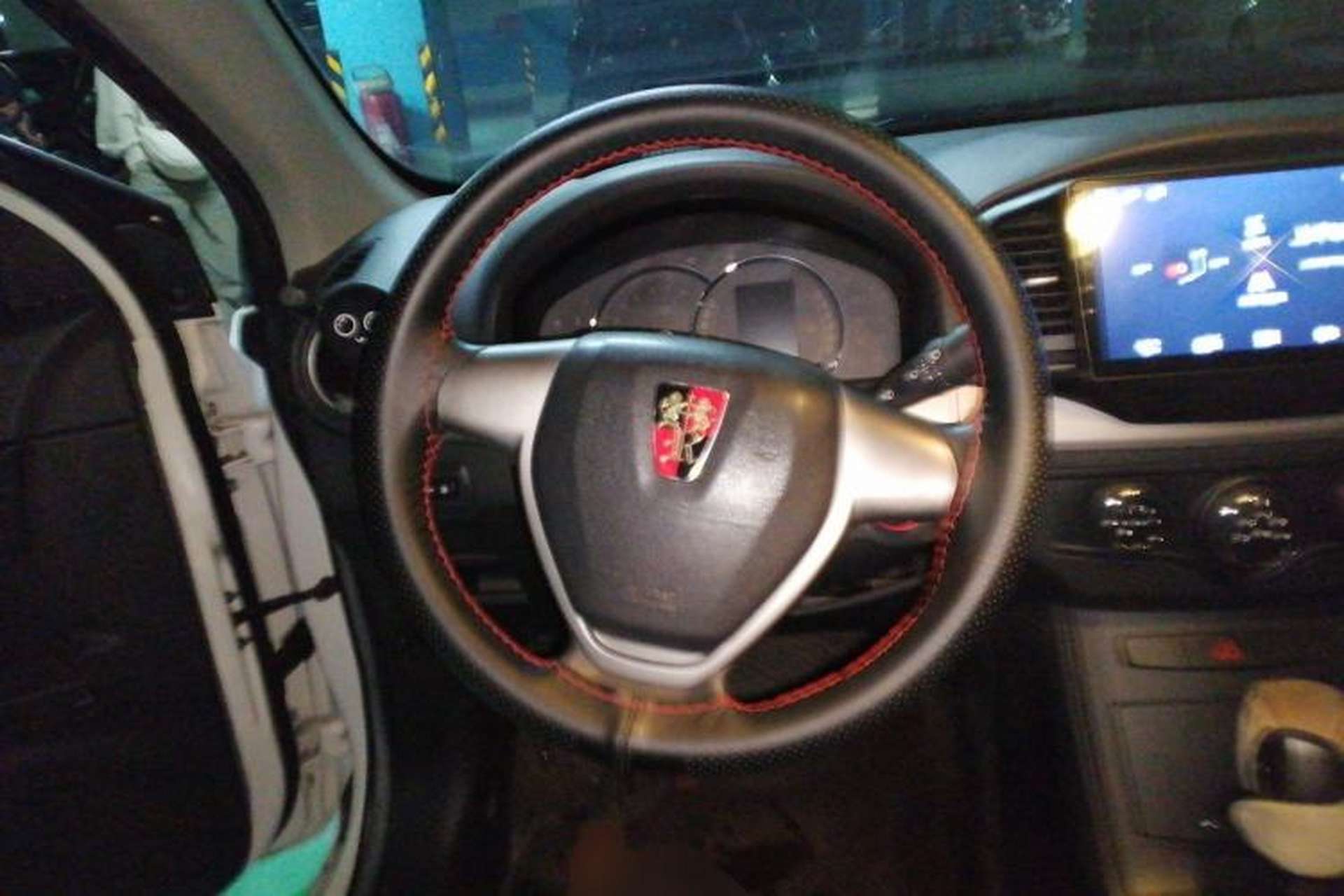 Used Roewe 350 2013 350S 1.5L Automatic Xunda Edition Steering Wheel