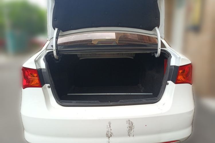Used Roewe 350 2013 350S 1.5L Manual Xunchi Edition Trunk