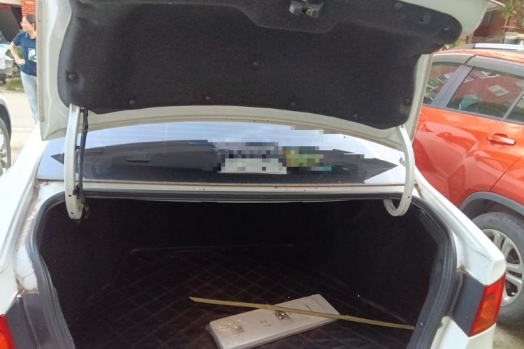 Used Roewe 350 2013 350S 1.5L Manual Xunchi Edition Trunk