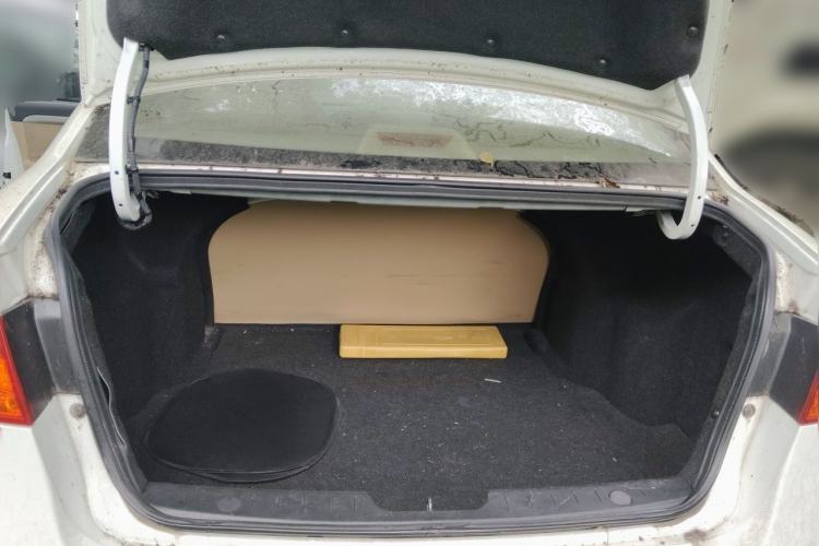 Used Roewe 350 2013 350S 1.5L Automatic Xunda Edition Trunk
