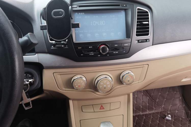 Used Roewe 350 2013 350S 1.5L Automatic Xunda Edition Audio And AC Panel