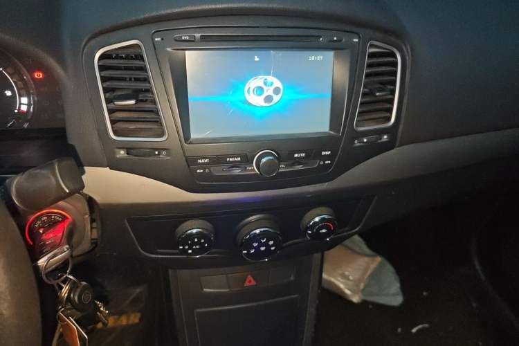 Used Roewe 350 2013 350S 1.5L Manual Xunchi Edition Audio And AC Panel