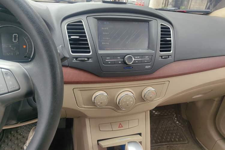 Used Roewe 350 2013 350C 1.5L Automatic Xunyue Edition Audio And AC Panel